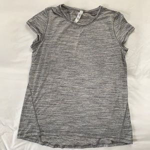 lululemon meant to move tee in heather grey size 6